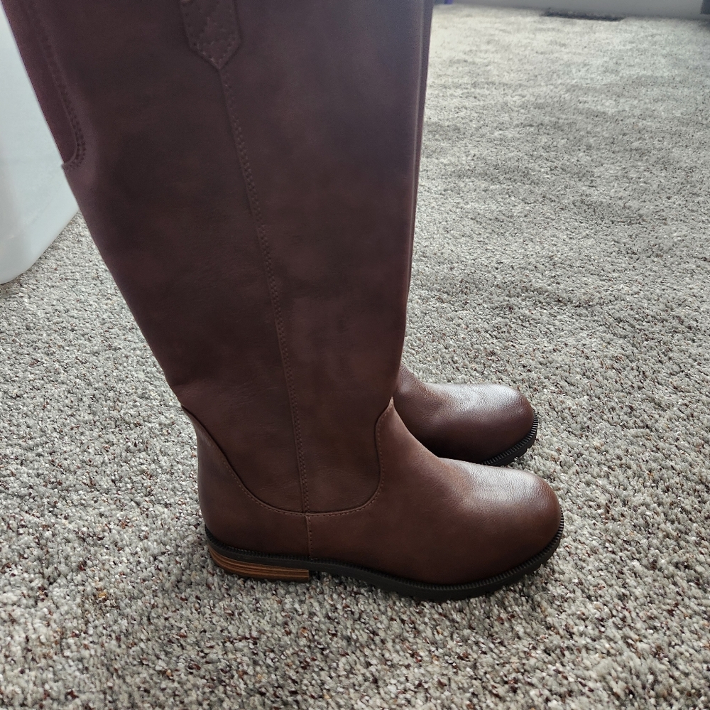 Girls Cat and Jack brown faux leather boots.  New without tags.  Size 2